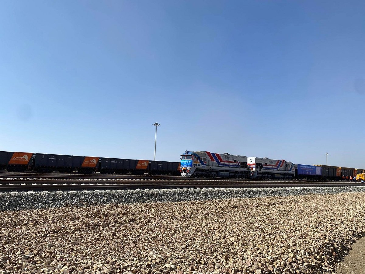 Төмөр зам нээгдсэнээр тээврийн зардлыг дөрөв дахин хэмнэнэ